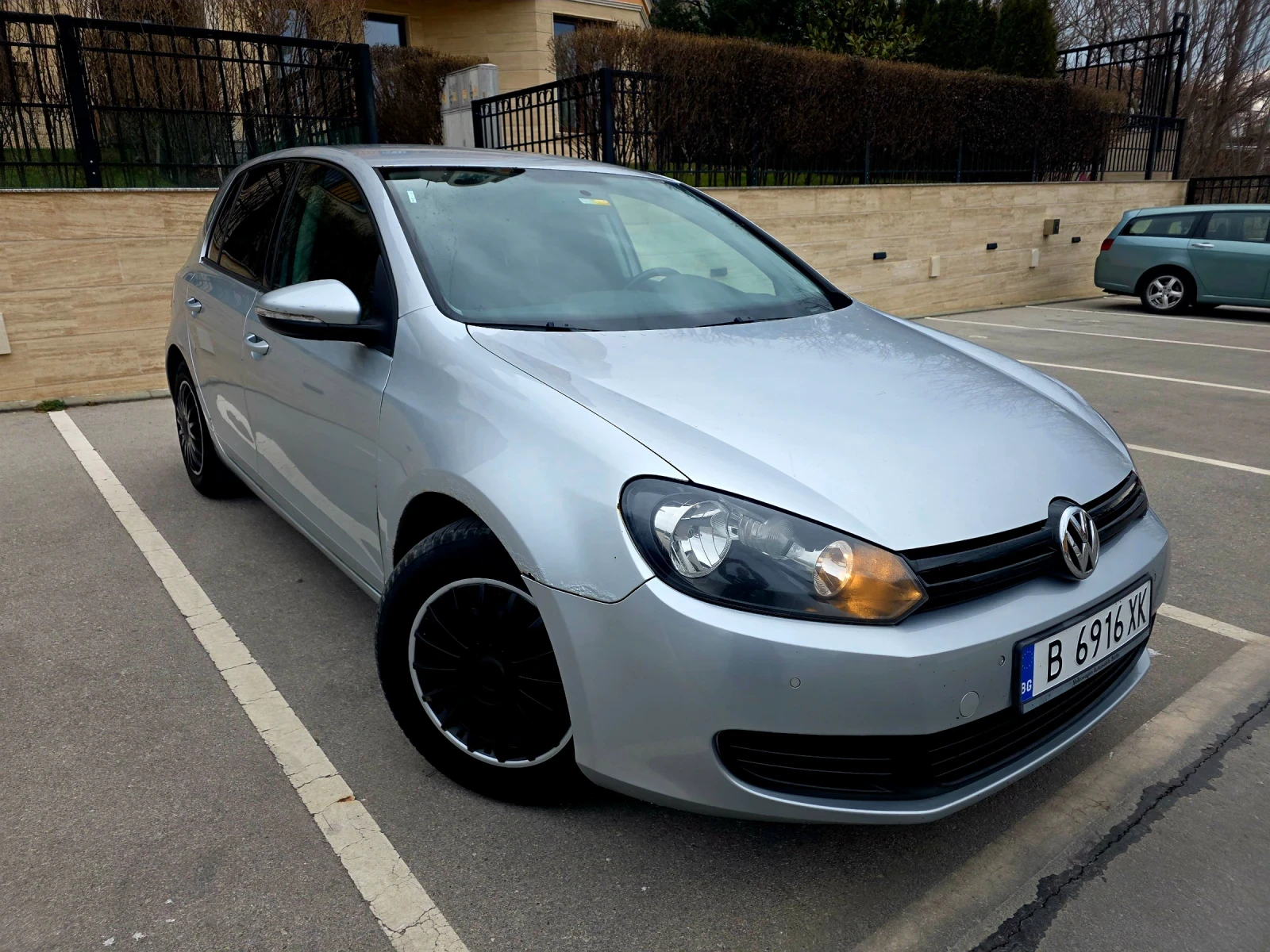 VW Golf 2.0TDI * Парктроник  * Ръчка, снимка 2 - Автомобили и джипове - 53903609