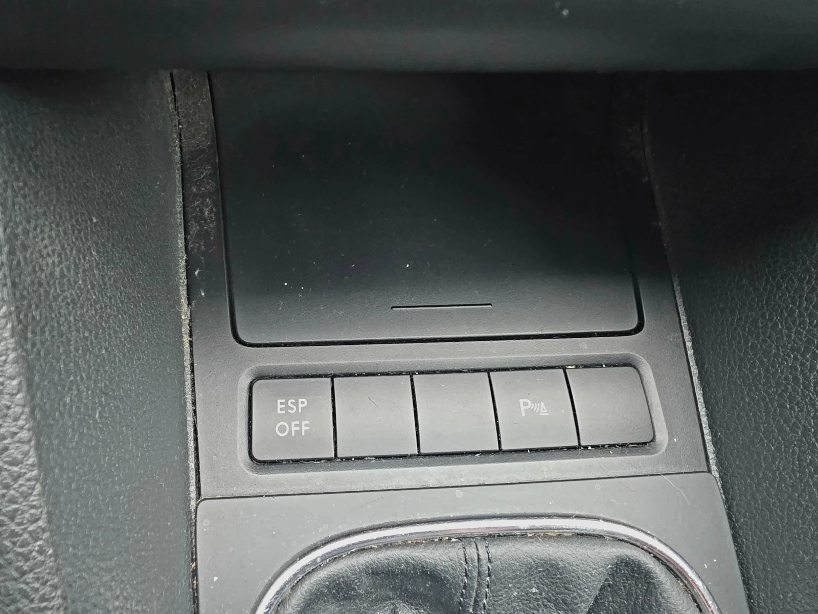 VW Golf 2.0TDI * Парктроник  * Ръчка, снимка 13 - Автомобили и джипове - 53903609