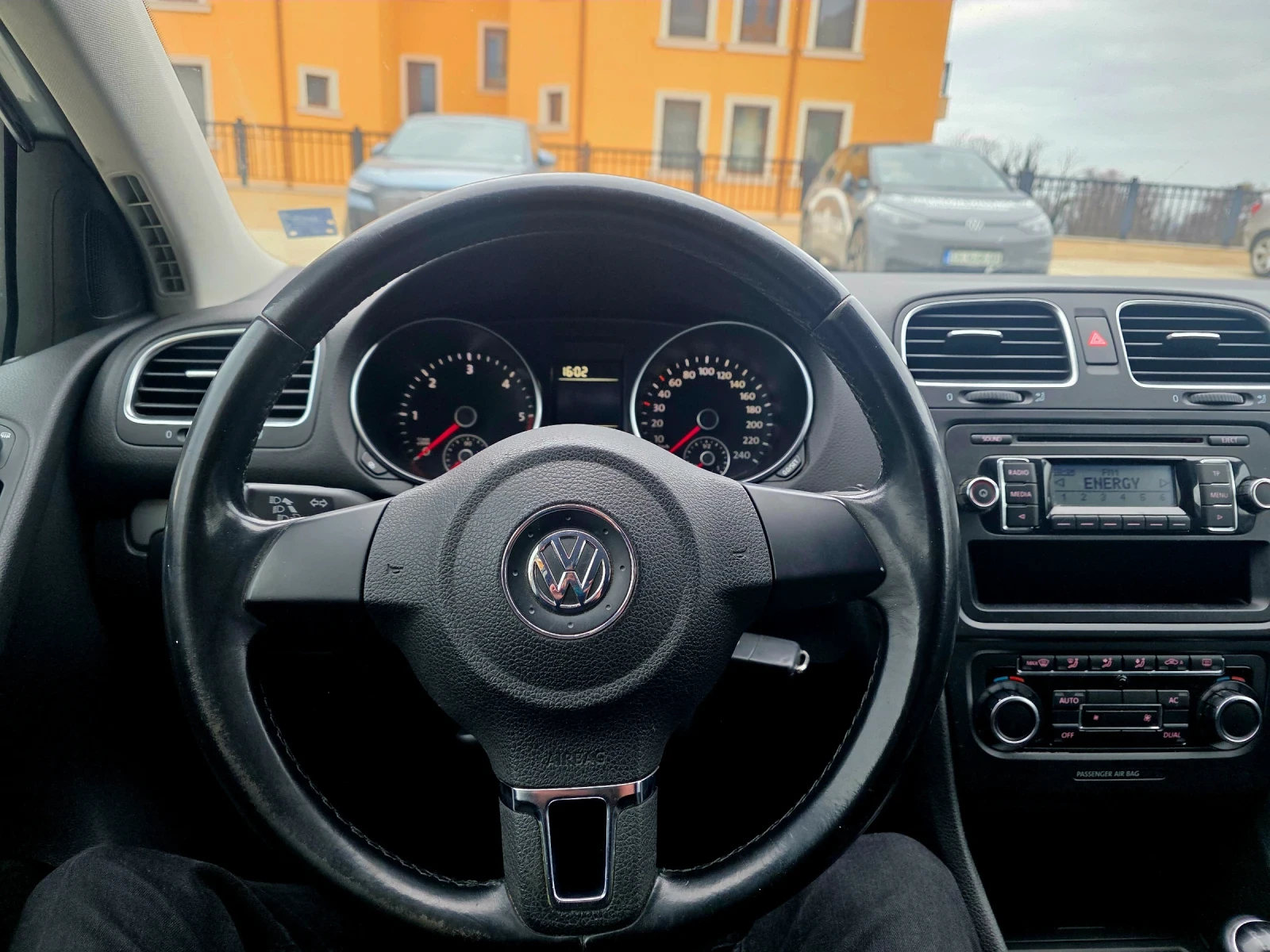 VW Golf 2.0TDI * Парктроник  * Ръчка, снимка 15 - Автомобили и джипове - 53903609