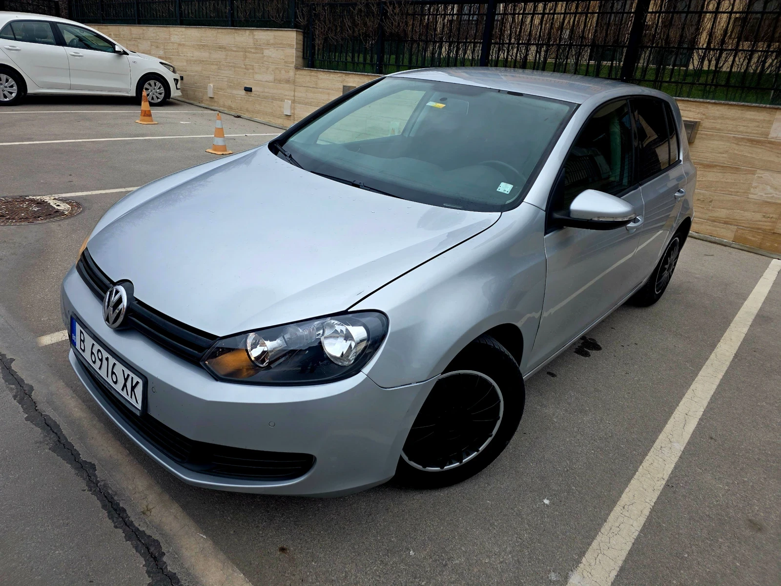 VW Golf 2.0TDI * Парктроник  * Ръчка, снимка 3 - Автомобили и джипове - 53903609