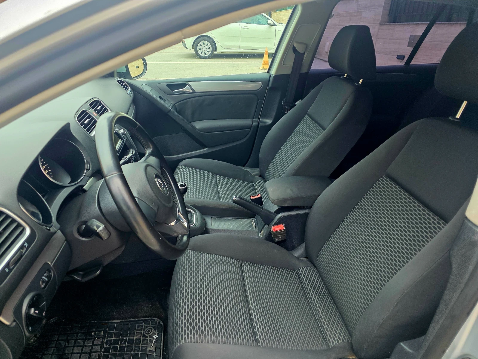 VW Golf 2.0TDI * Парктроник  * Ръчка, снимка 10 - Автомобили и джипове - 53903609