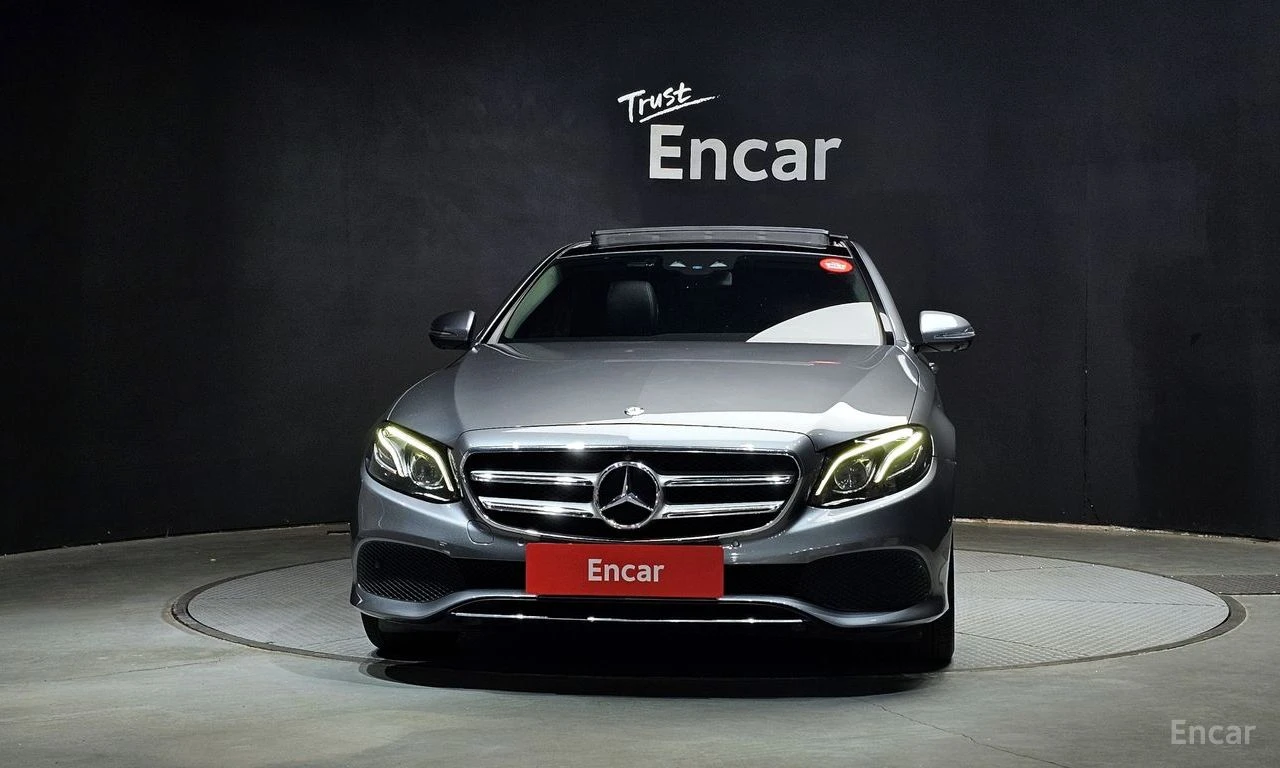 Mercedes-Benz E 300 4MATIC* ДИГИТАЛНО* ТАБЛО* ОБДУХВАНЕ* LANE* ASSIST*, снимка 3 - Автомобили и джипове - 54509156