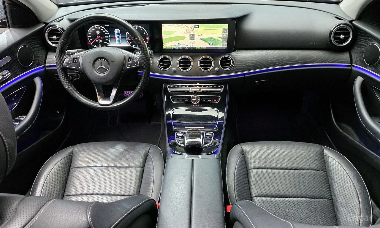 Mercedes-Benz E 300 4MATIC* ДИГИТАЛНО* ТАБЛО* ОБДУХВАНЕ* LANE* ASSIST*, снимка 6 - Автомобили и джипове - 54509156