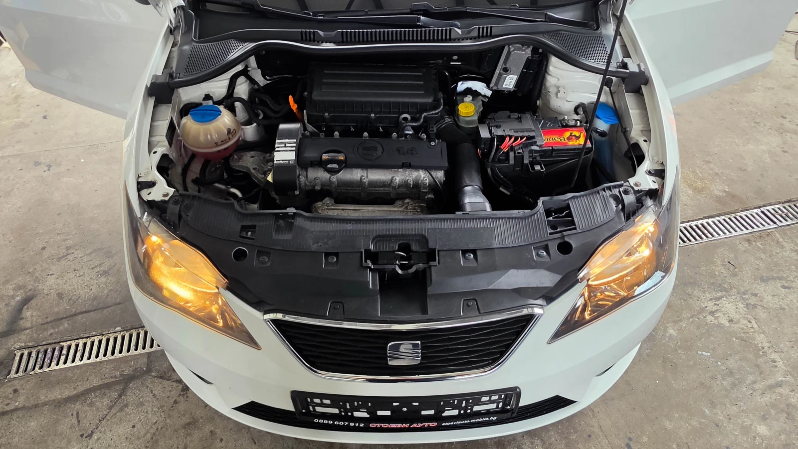 Seat Ibiza 1.4i* 86кс* 2012г* , снимка 17 - Автомобили и джипове - 54607774