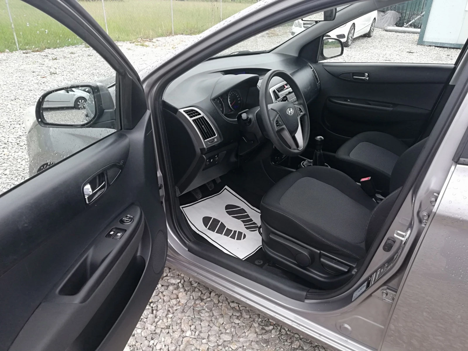 Hyundai I20 1.2I KLIMA ITALI, снимка 9 - Автомобили и джипове - 54638130