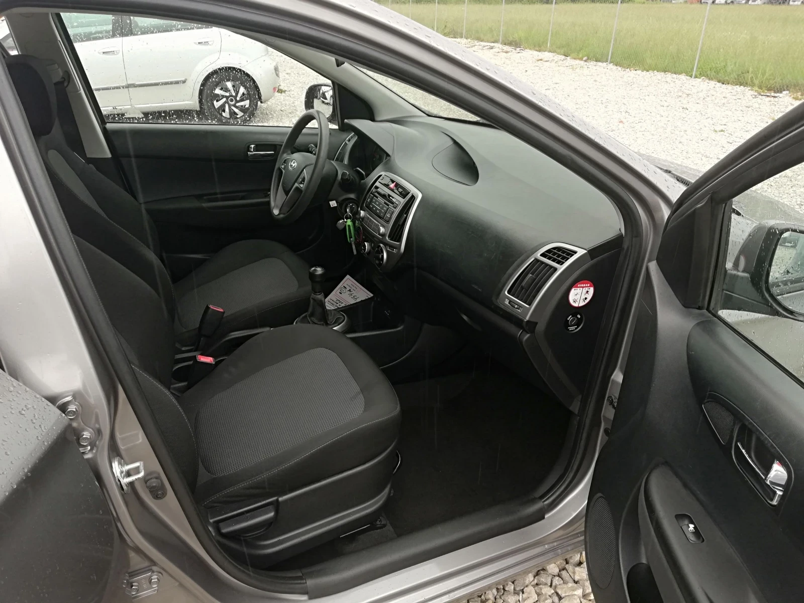 Hyundai I20 1.2I KLIMA ITALI, снимка 13 - Автомобили и джипове - 54638130