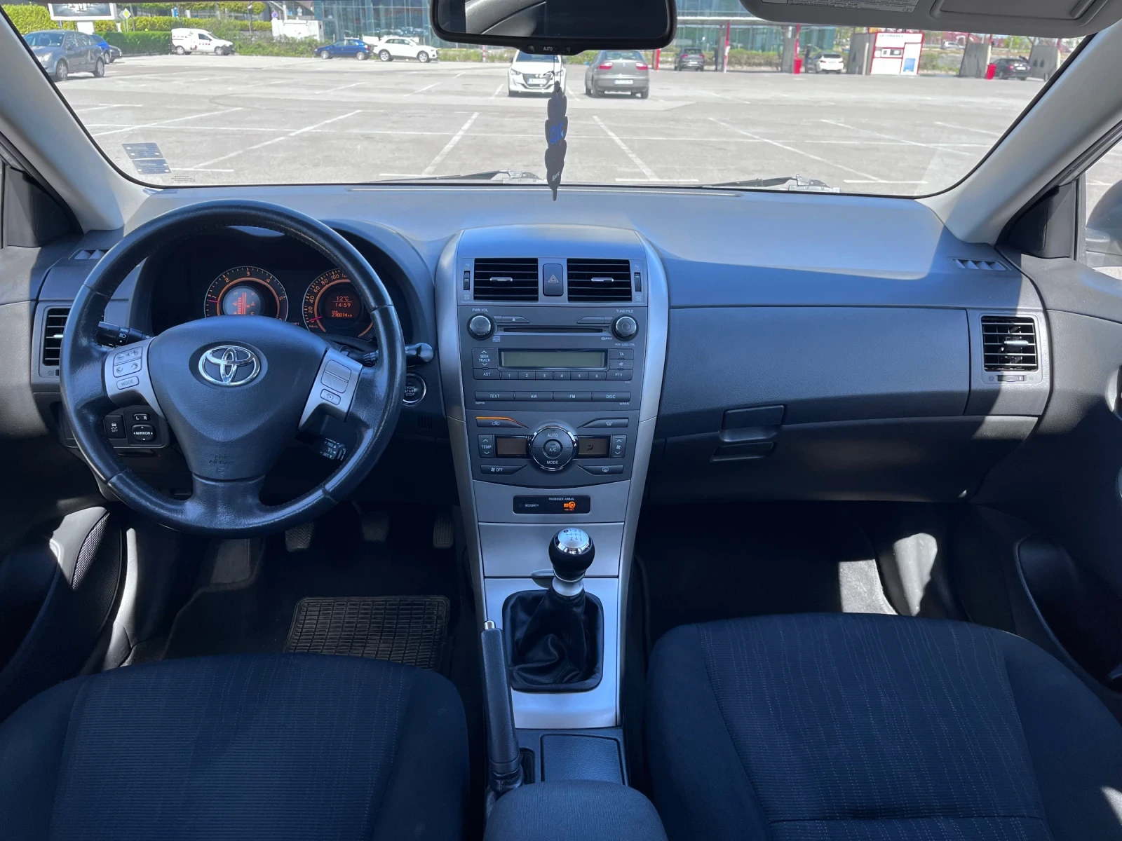 Toyota Corolla 2.0 D-4D 126 TOP, снимка 8 - Автомобили и джипове - 54661464