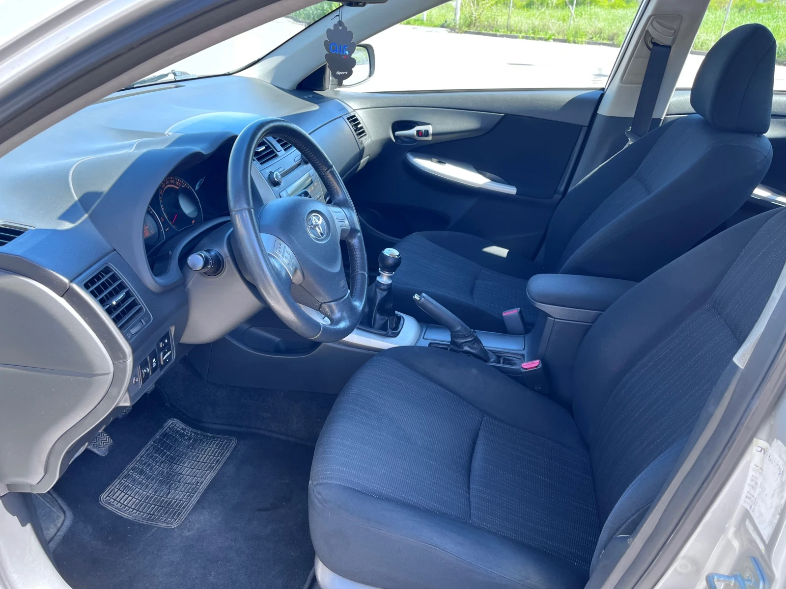 Toyota Corolla 2.0 D-4D 126 TOP, снимка 7 - Автомобили и джипове - 54661464