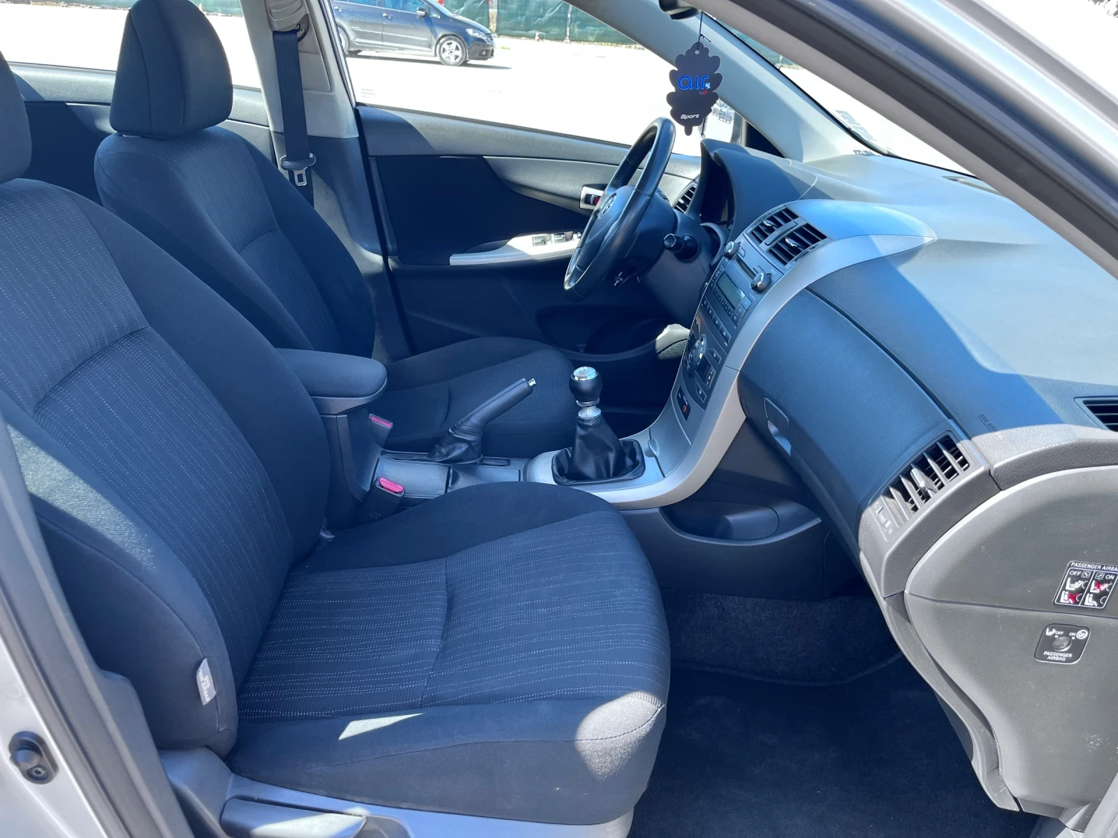 Toyota Corolla 2.0 D-4D 126 TOP, снимка 9 - Автомобили и джипове - 54661464