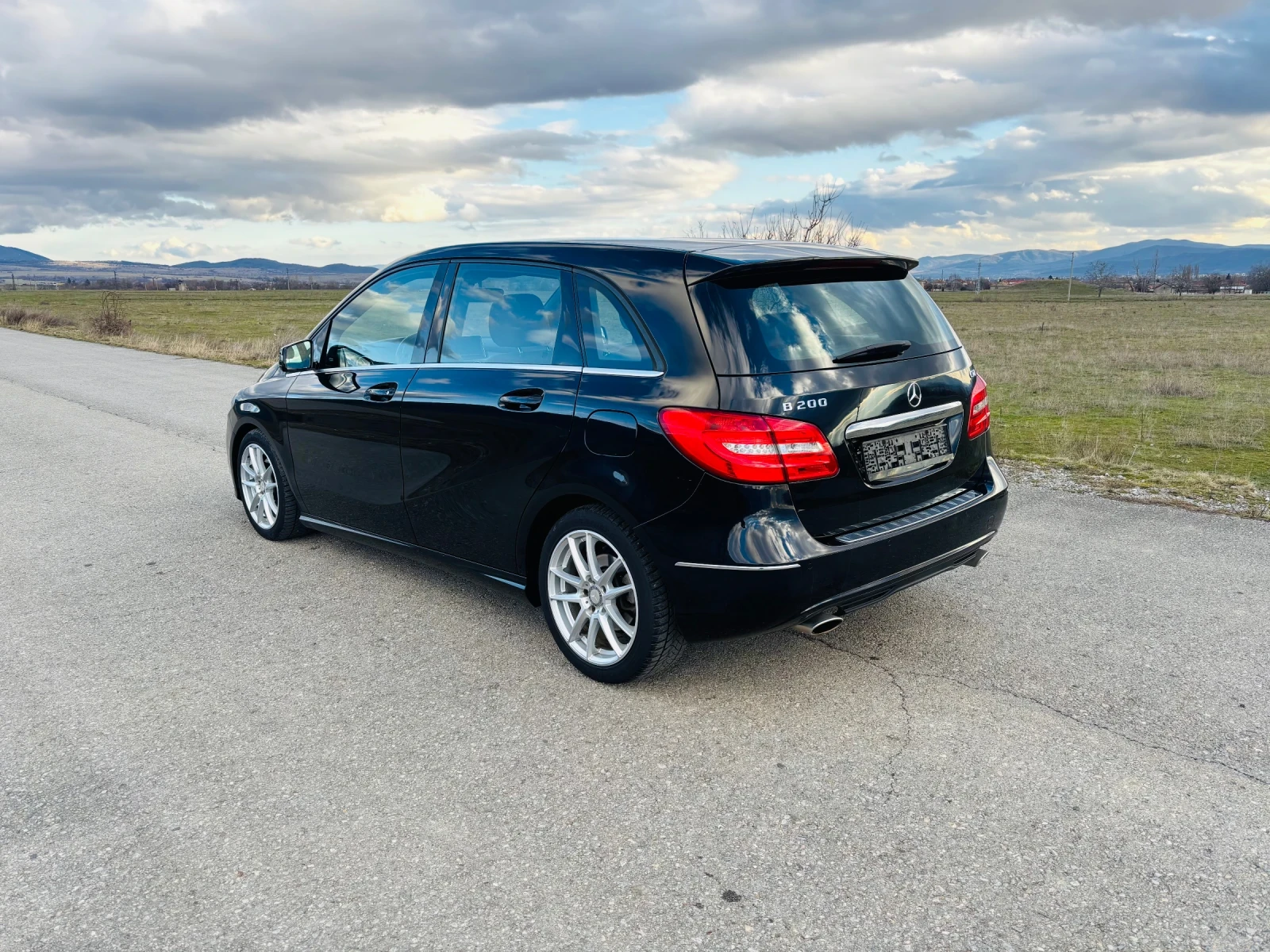 Mercedes-Benz B 200 FACELIFT, снимка 10 - Автомобили и джипове - 54724338