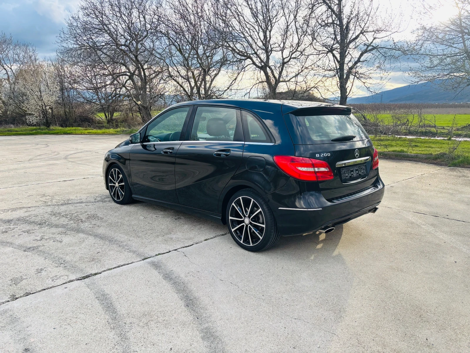 Mercedes-Benz B 200 FACELIFT, снимка 3 - Автомобили и джипове - 54724338