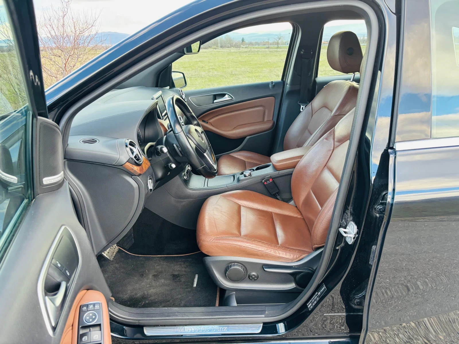 Mercedes-Benz B 200 FACELIFT, снимка 13 - Автомобили и джипове - 54724338