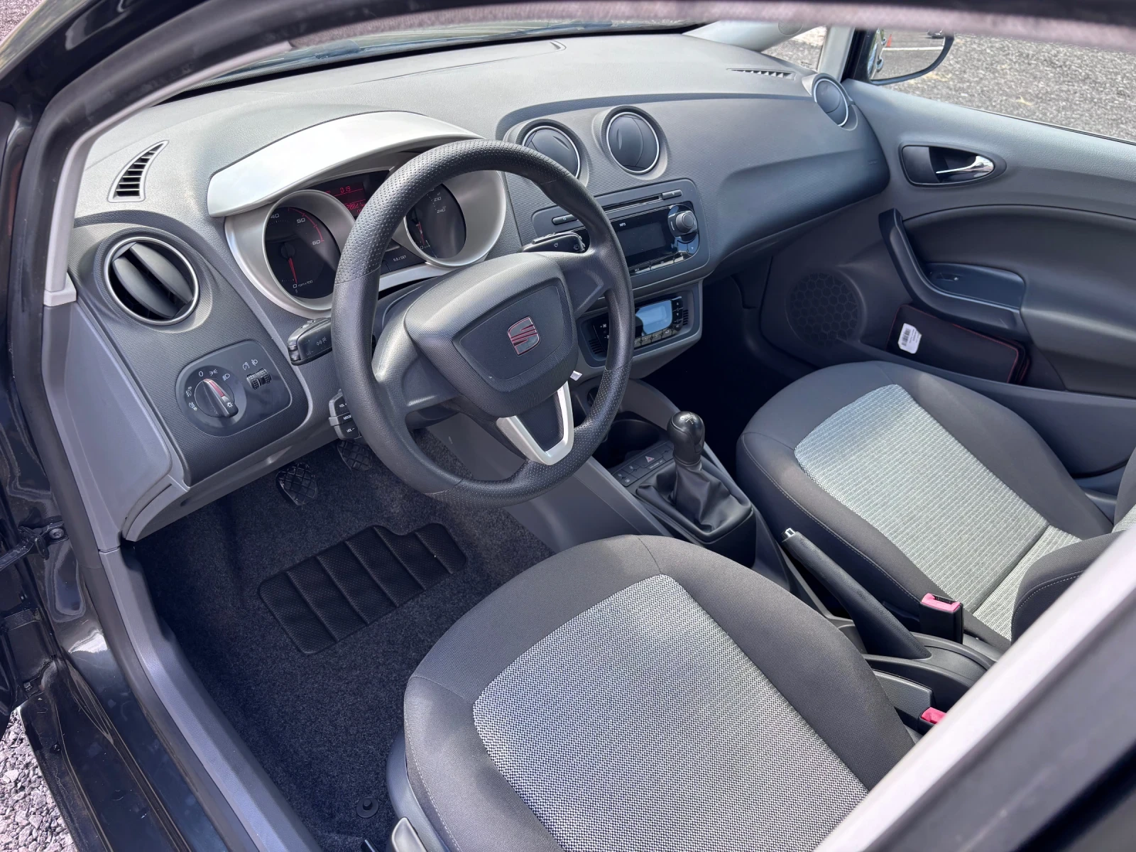 Seat Ibiza 1.9 TDI  105 к.с. 128 000 км !!!, снимка 7 - Автомобили и джипове - 55036125