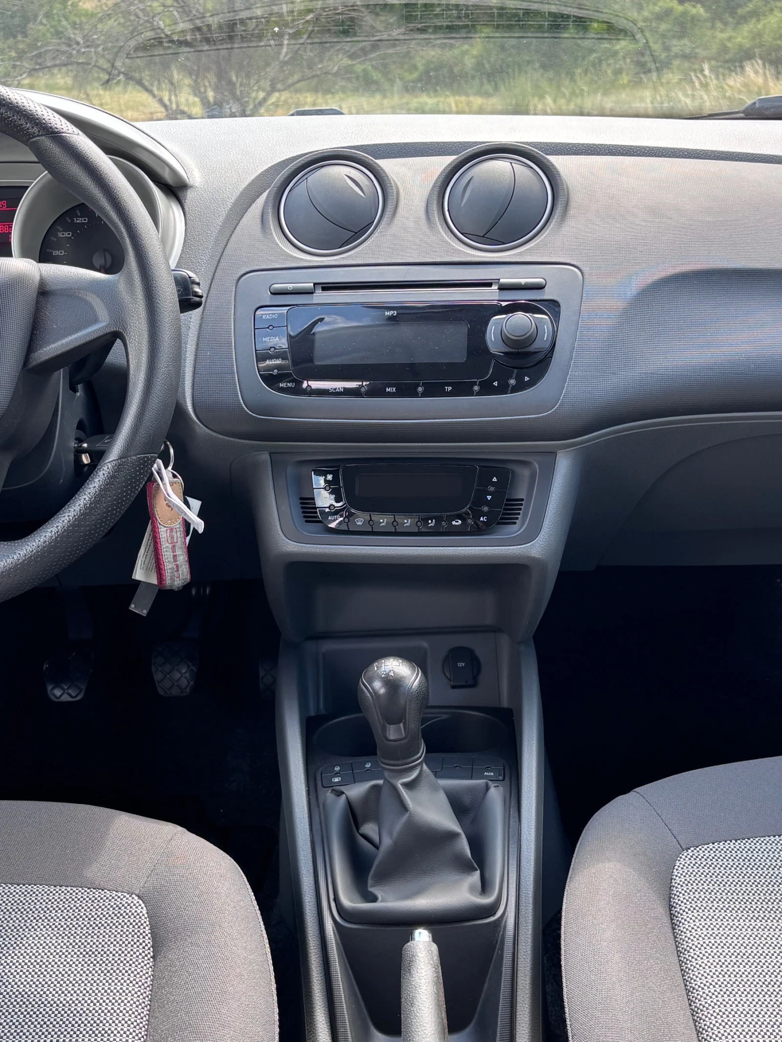 Seat Ibiza 1.9 TDI  105 к.с. 128 000 км !!!, снимка 11 - Автомобили и джипове - 55036125