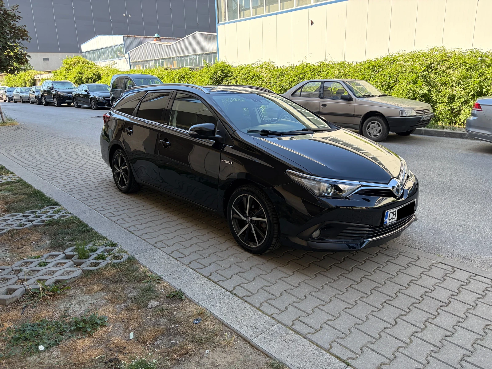 Toyota Auris 1.8Hybrid e-CVT Edition S Facelift- в Гаранция, снимка 2 - Автомобили и джипове - 55093838