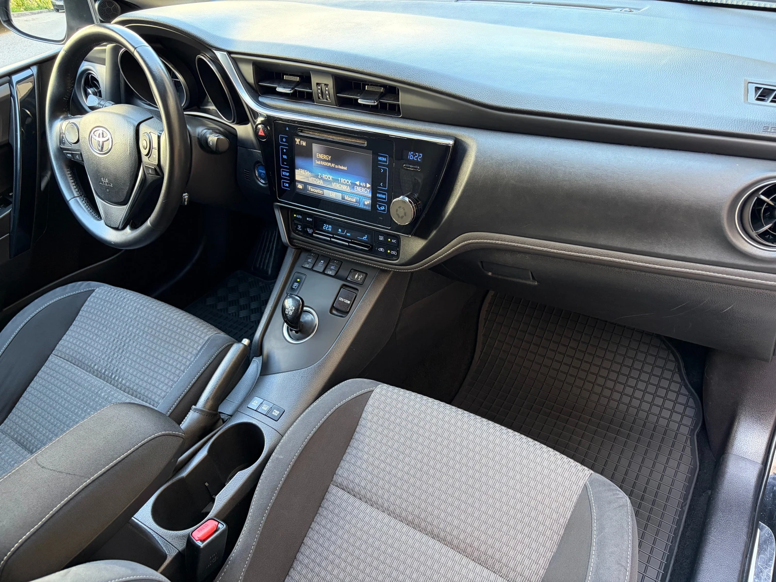 Toyota Auris 1.8Hybrid e-CVT Edition S Facelift- в Гаранция, снимка 16 - Автомобили и джипове - 55093838