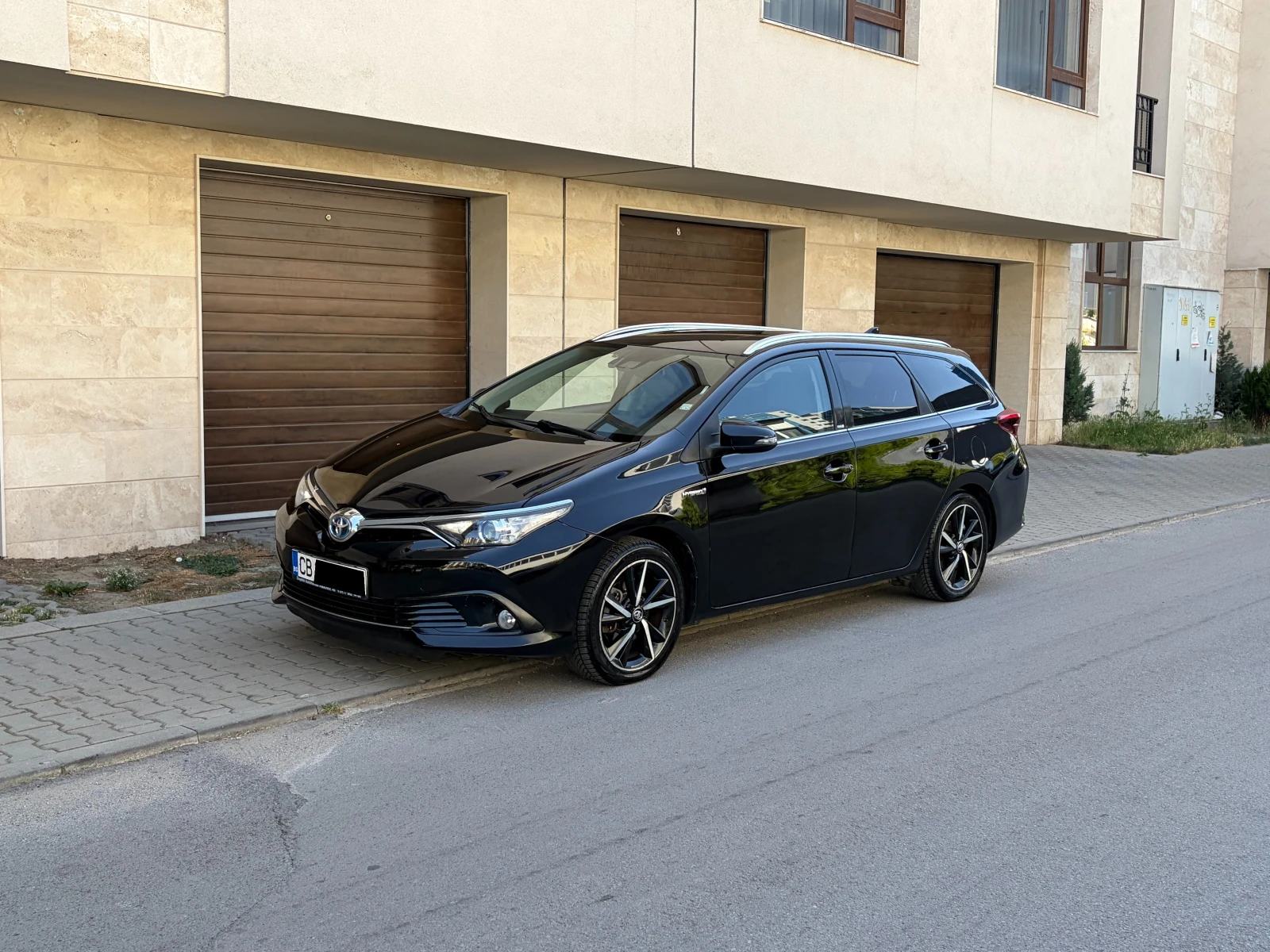 Toyota Auris 1.8Hybrid e-CVT Edition S Facelift- в Гаранция