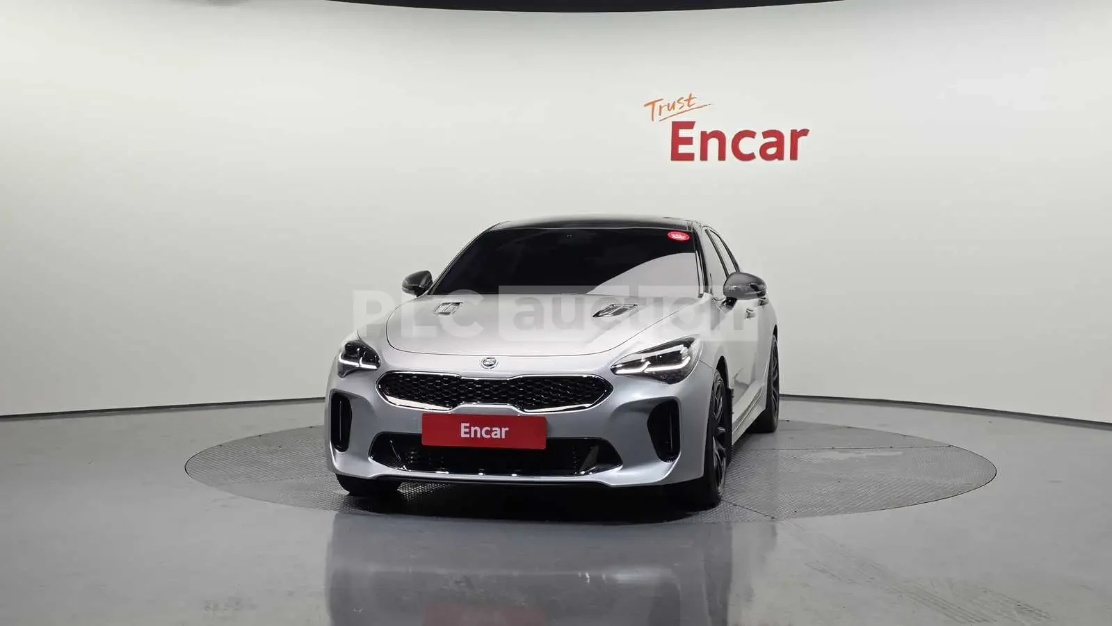 Kia Stinger GT 3.3| HUD| ОБДУХВАНЕ| PANO| DISS| 360, снимка 3 - Автомобили и джипове - 55538152