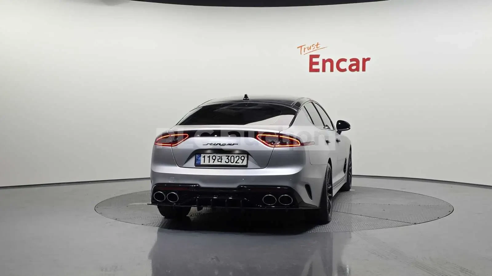 Kia Stinger GT 3.3| HUD| ОБДУХВАНЕ| PANO| DISS| 360, снимка 4 - Автомобили и джипове - 55538152