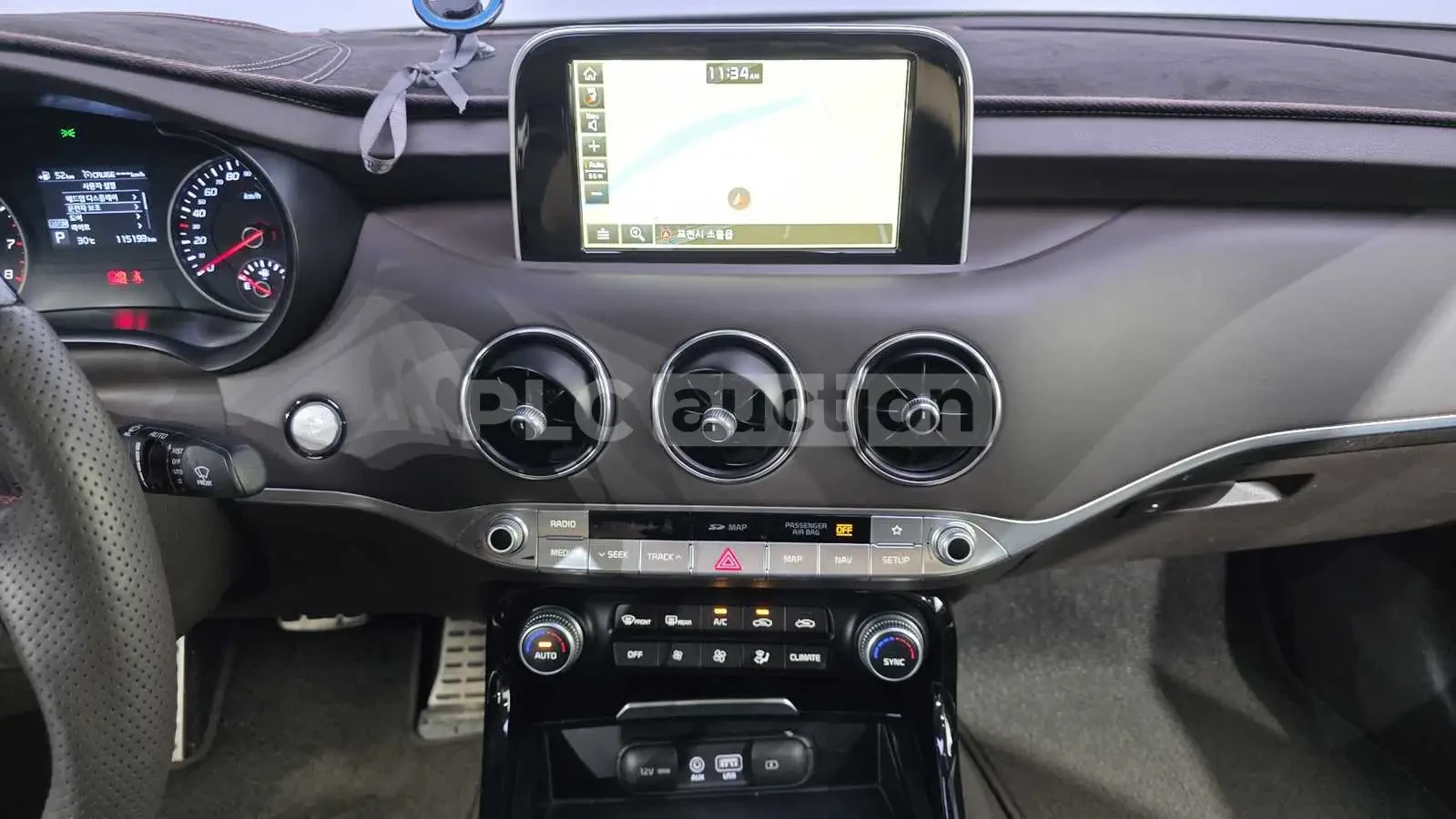 Kia Stinger GT 3.3| HUD| ОБДУХВАНЕ| PANO| DISS| 360, снимка 15 - Автомобили и джипове - 55538152