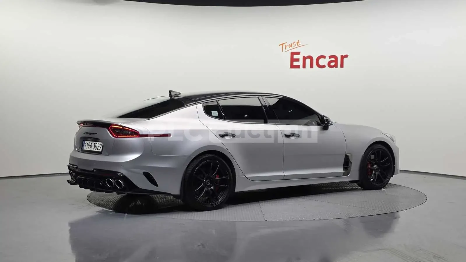 Kia Stinger GT 3.3| HUD| ОБДУХВАНЕ| PANO| DISS| 360, снимка 2 - Автомобили и джипове - 55538152