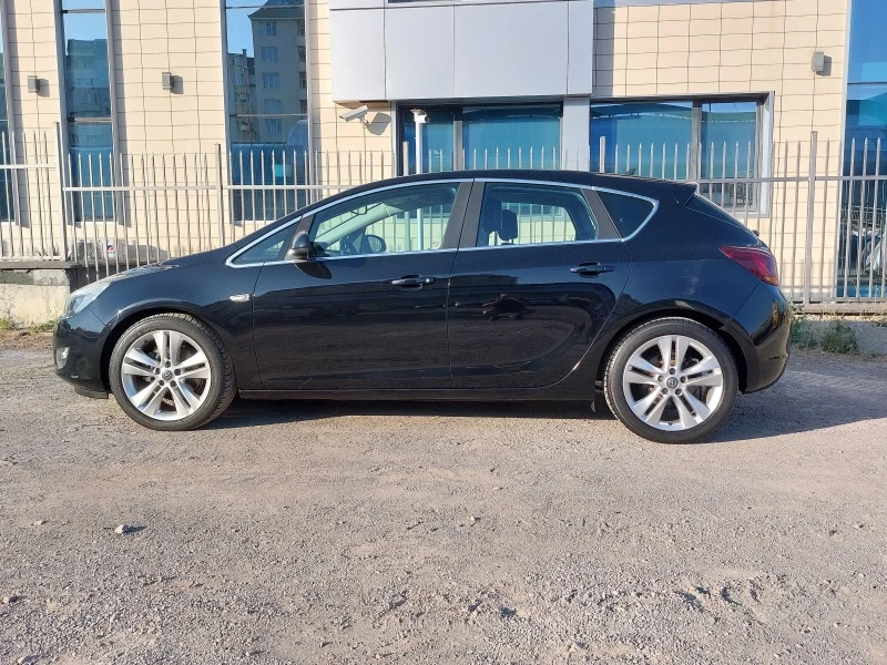 Opel Astra 1.7CDTi COSMO/SPORT NAVI КОЖА 6ск FACELIFT 5 БРОЯ, снимка 1 - Автомобили и джипове - 48008435