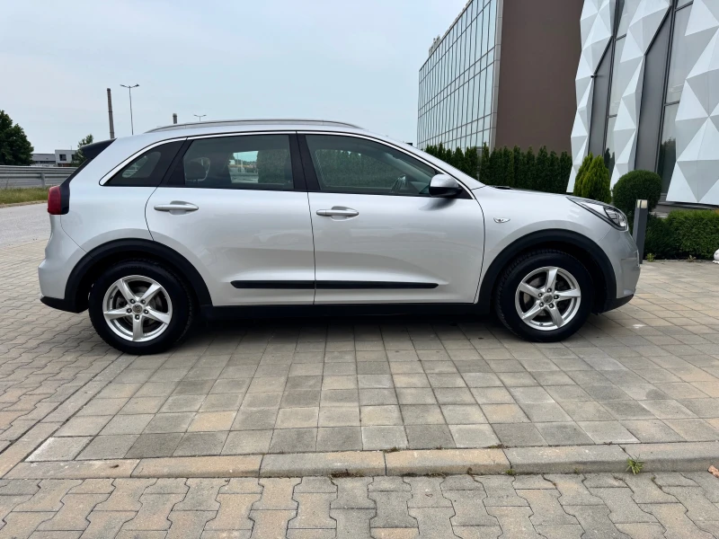 Kia Niro HYBRID-PREMIUM--ПОДГРЕВ-С.КНИЖКА-LANE-ASIST, снимка 4 - Автомобили и джипове - 48728873