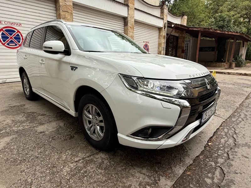 Mitsubishi Outlander 2.5 PHVE Plug-in Hybrid 4х4, снимка 8 - Автомобили и джипове - 52555333