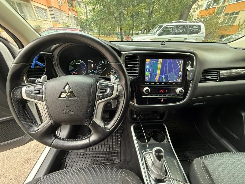 Mitsubishi Outlander 2.5 PHVE Plug-in Hybrid 4х4, снимка 10 - Автомобили и джипове - 52555333