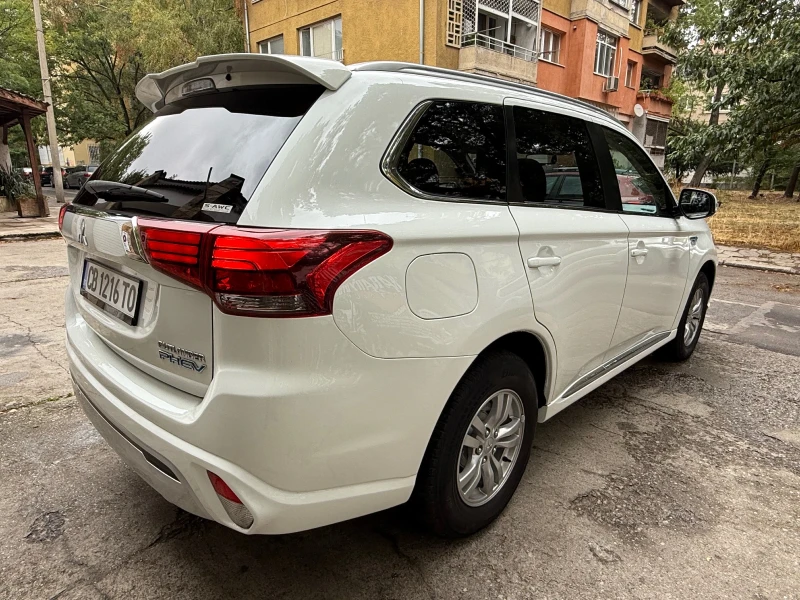 Mitsubishi Outlander 2.5 PHVE Plug-in Hybrid 4х4, снимка 6 - Автомобили и джипове - 52555333