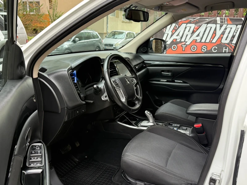Mitsubishi Outlander 2.5 PHVE Plug-in Hybrid 4х4, снимка 12 - Автомобили и джипове - 52555333