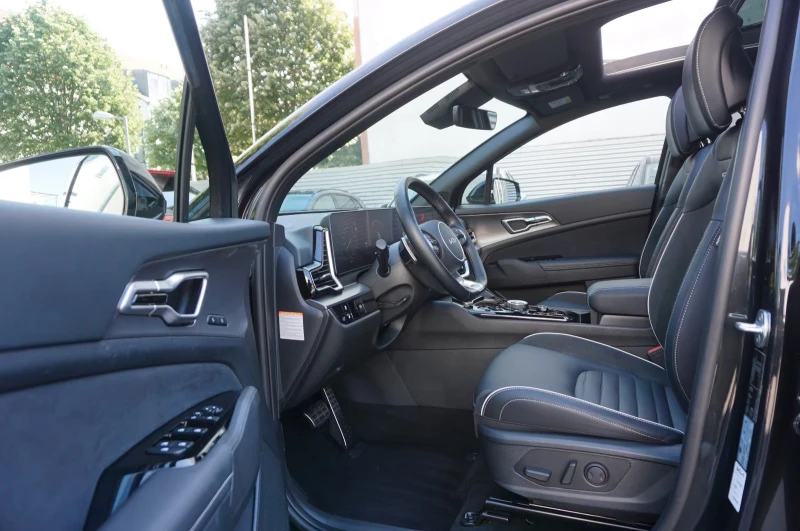 Kia Sportage 1.6PHEV/265HP/GT-LINE/PANO/MEMO/AWD/360/LED/491g, снимка 8 - Автомобили и джипове - 52166565