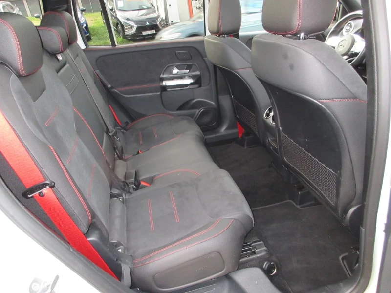 Mercedes-Benz GLB 35 AMG 4Matic, снимка 13 - Автомобили и джипове - 52350225