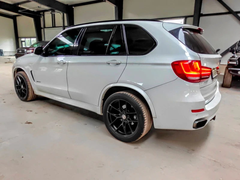BMW X5 3.5i xDrive M Вакуум, Harman/Kardon, HeadUp, Keyle, снимка 5 - Автомобили и джипове - 53025768