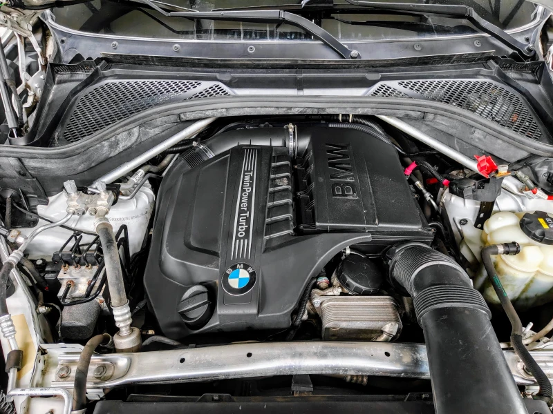 BMW X5 3.5i xDrive M Вакуум, Harman/Kardon, HeadUp, Keyle, снимка 17 - Автомобили и джипове - 53025768