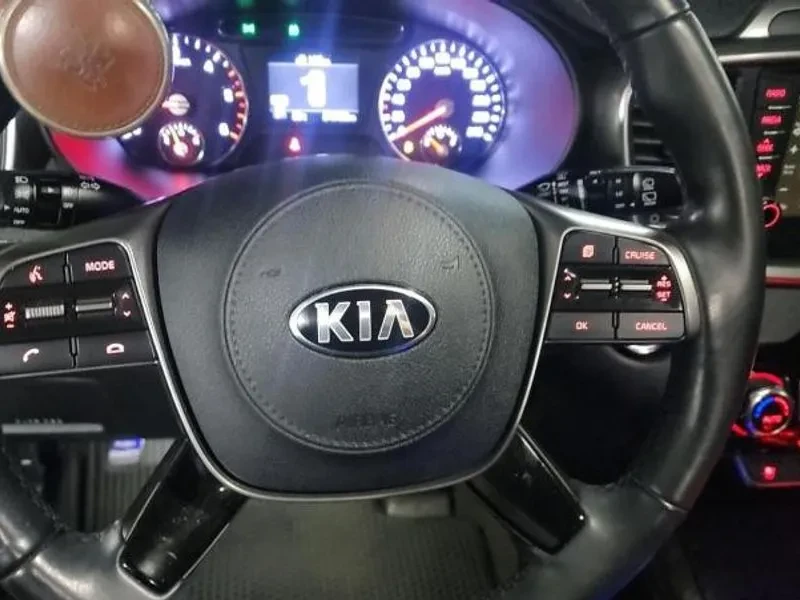Kia Sorento 2.2 4Wd Number One Edition - САМО 30% АВАНС!, снимка 11 - Автомобили и джипове - 55474395