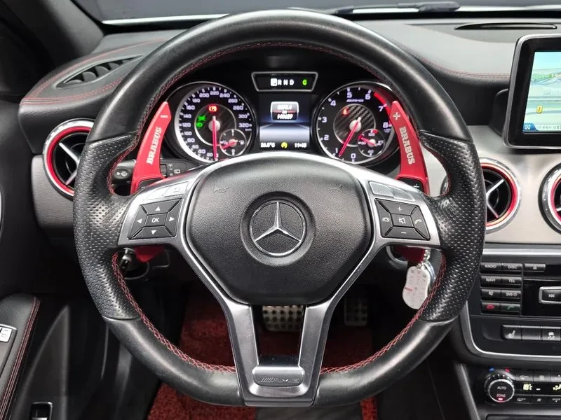 Mercedes-Benz GLA X156 Gla45 Amg 4Matic, снимка 13 - Автомобили и джипове - 56293117