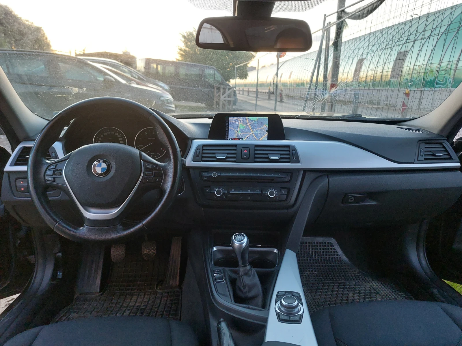 BMW 318 2.0d 143коня 100% ОБСЛУЖЕН НОВИ ВЕРИГИ , снимка 15 - Автомобили и джипове - 51994247