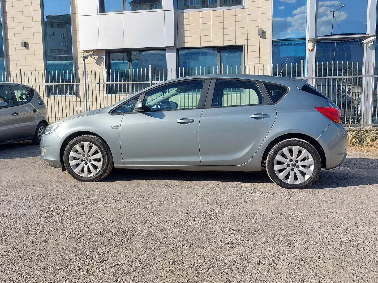 Opel Astra 1.7CDTi COSMO/SPORT NAVI КОЖА 6ск FACELIFT 5 БРОЯ - изображение 10