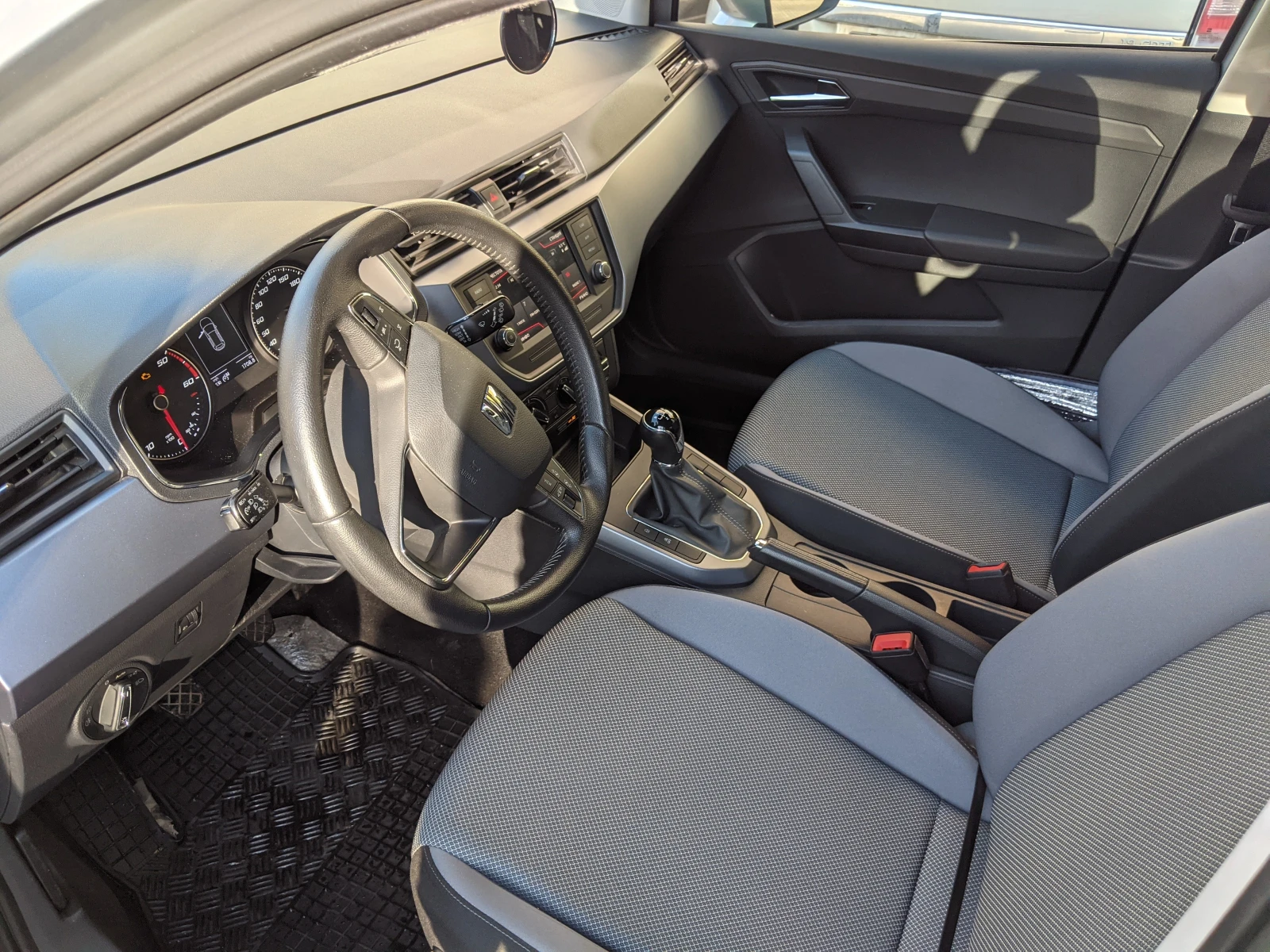 Seat Arona Compact Cross Over - изображение 5