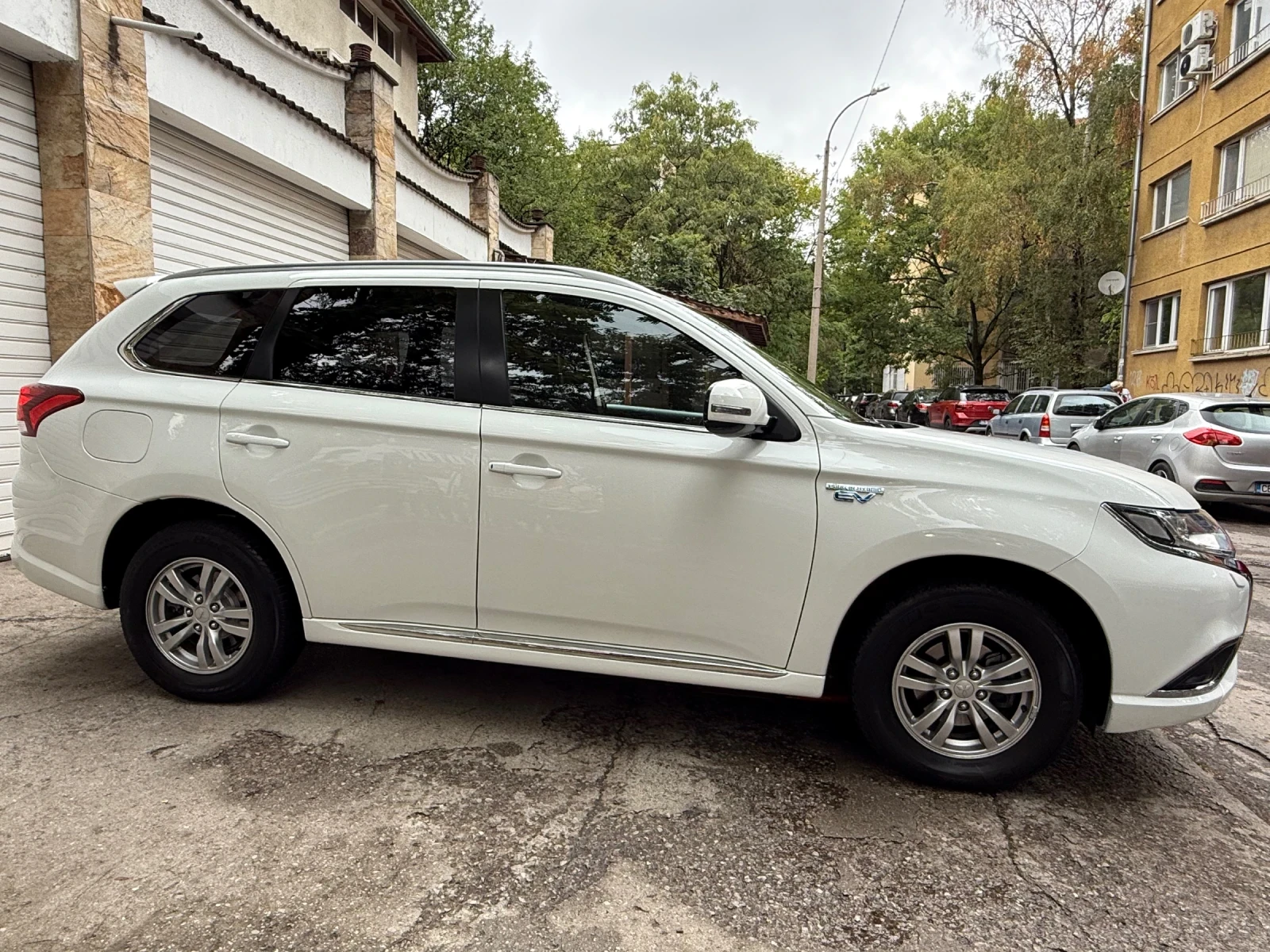 Mitsubishi Outlander 2.5 PHVE Plug-in Hybrid БАРТЕР - изображение 8