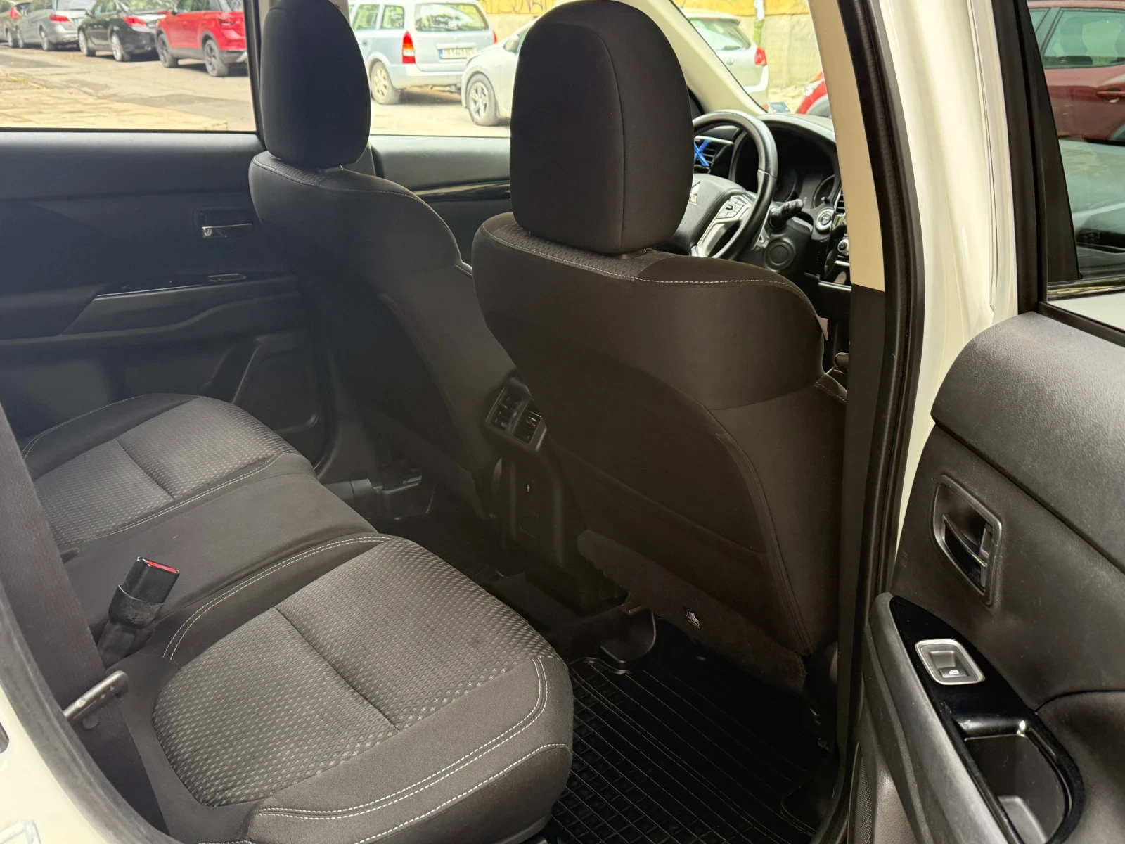 Mitsubishi Outlander 2.5 PHVE Plug-in Hybrid 4�4 | Mobile.bg � ����������� 14