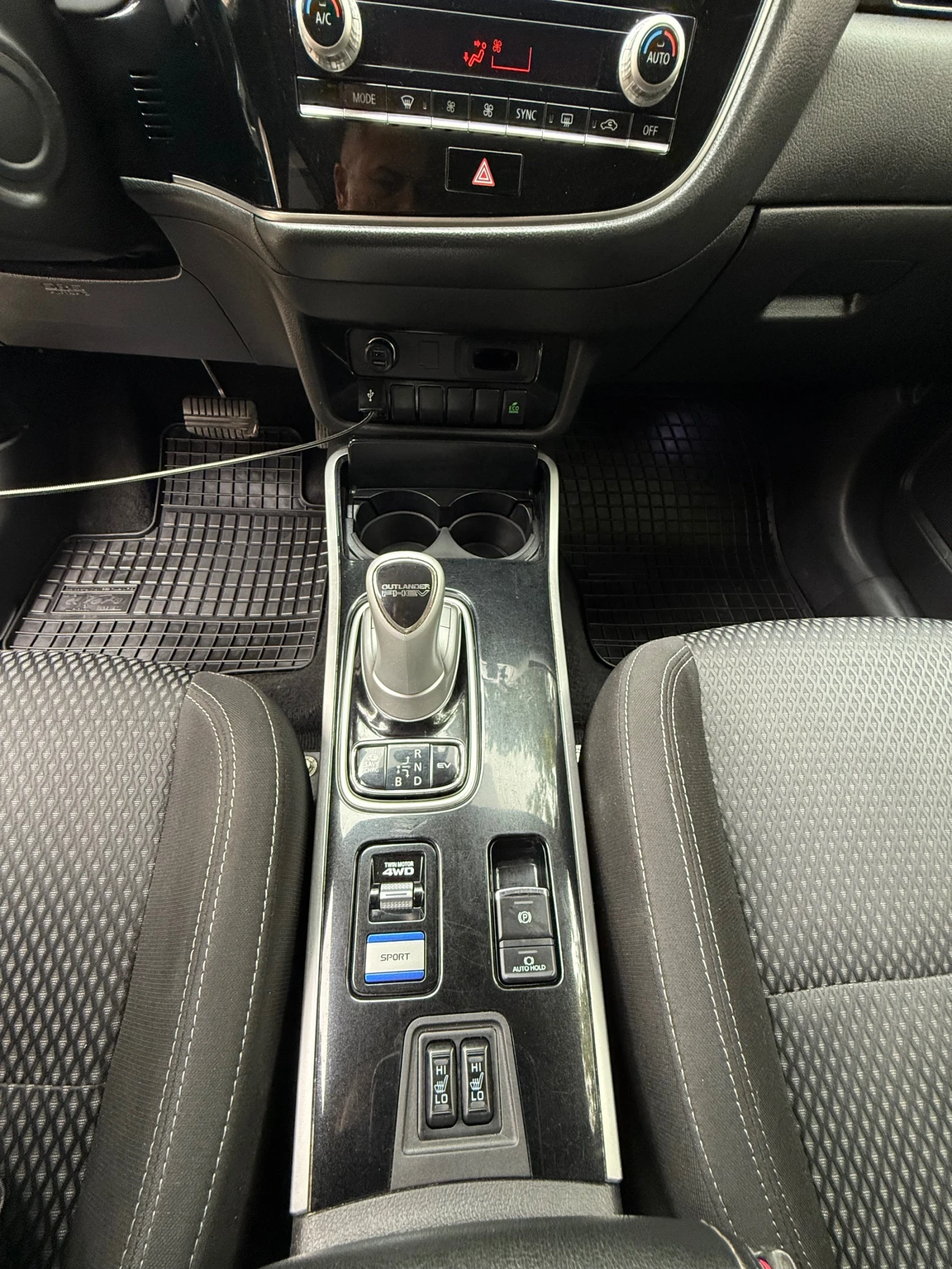 Mitsubishi Outlander 2.5 PHVE Plug-in Hybrid 4�4 | Mobile.bg � ����������� 11