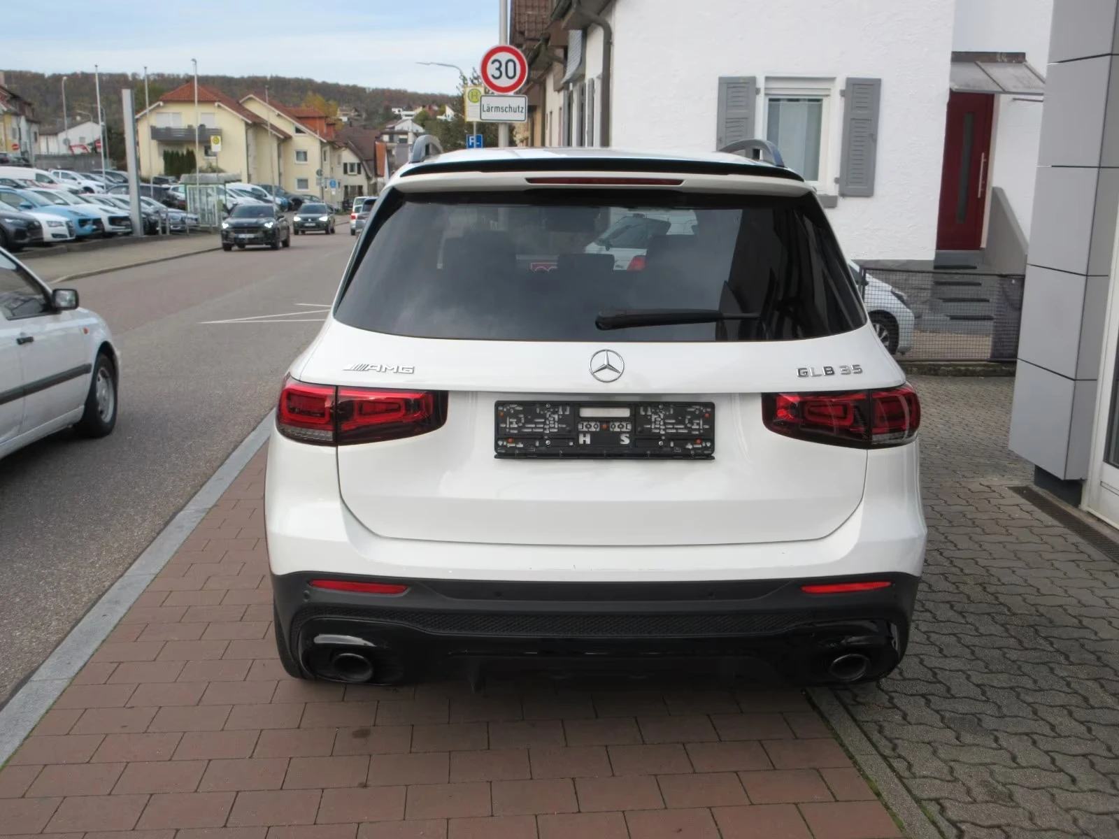 Mercedes-Benz GLB 35 AMG 4Matic - изображение 5