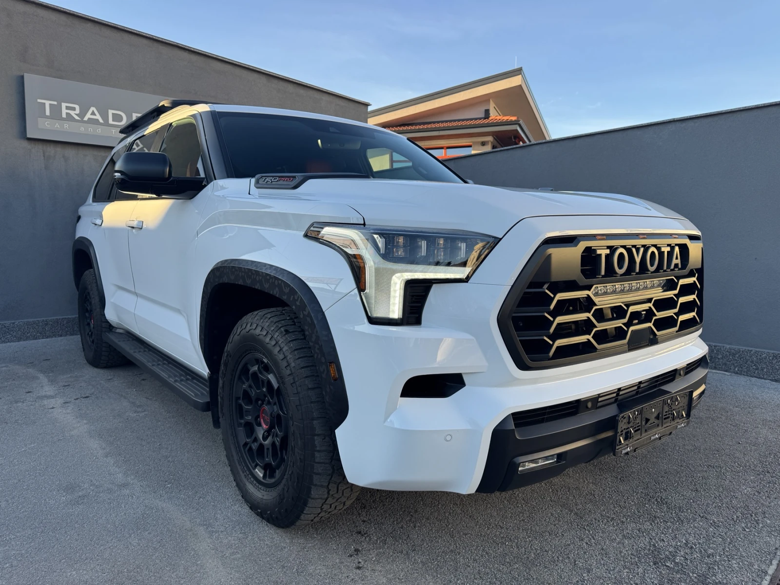 Toyota Sequoia TRD PRO 3.5L V6 i-FORCE MAX - изображение 3