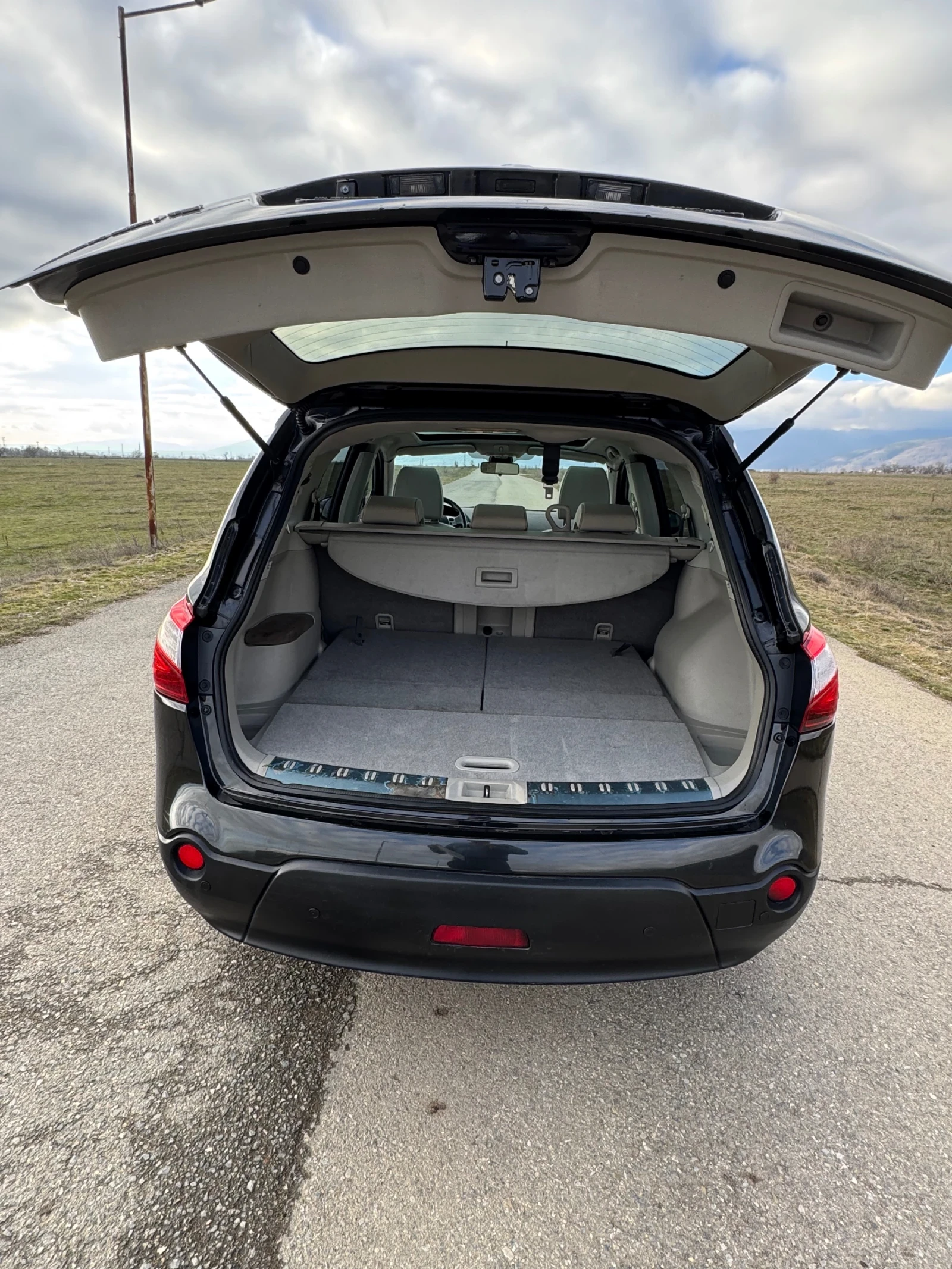 Nissan Qashqai Nissan Qashqai + 2 2.0 4�4 ��� 6+ 1����� ���� | Mobile.bg � ����������� 8