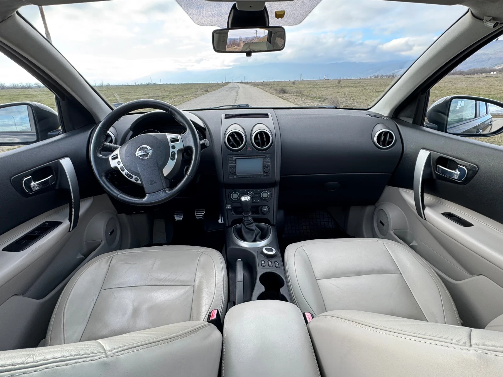 Nissan Qashqai Nissan Qashqai + 2 2.0 4�4 ��� 6+ 1����� ���� | Mobile.bg � ����������� 11