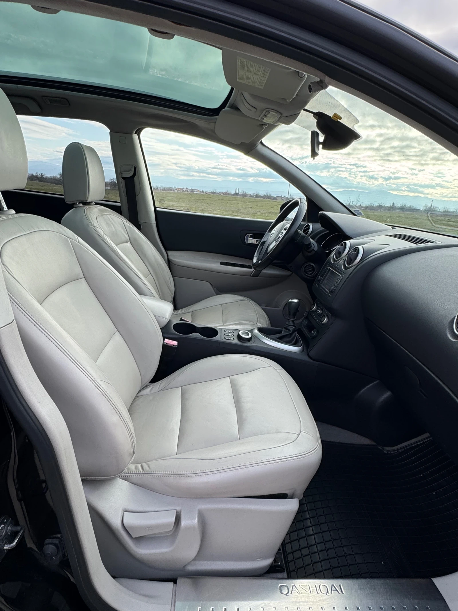 Nissan Qashqai Nissan Qashqai + 2 2.0 4�4 ��� 6+ 1����� ���� | Mobile.bg � ����������� 6