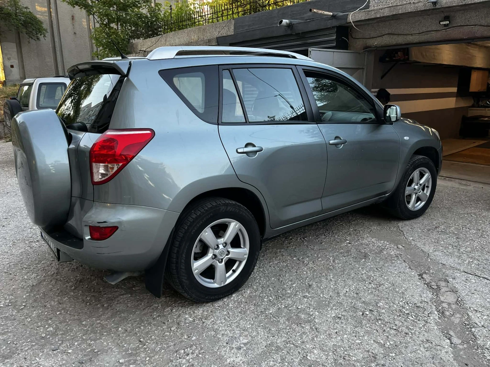 Toyota Rav4 2.0i, снимка 2 - Автомобили и джипове - 54182918
