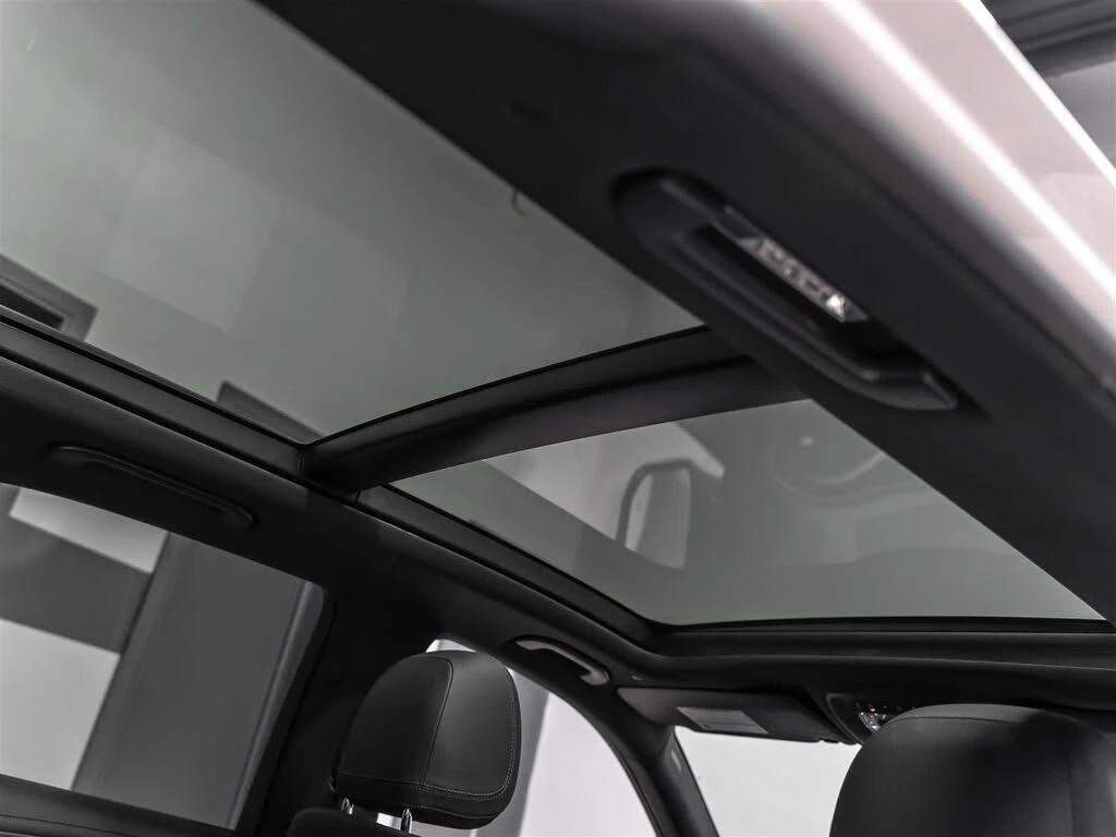 Mercedes-Benz GLE 350 4MATIC AMG Line* BURMESTER* 360* PANORAMA* , снимка 11 - Автомобили и джипове - 55663528